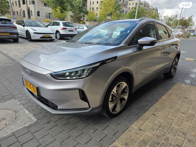 מודעת רכב ג׳ילי Geometry C