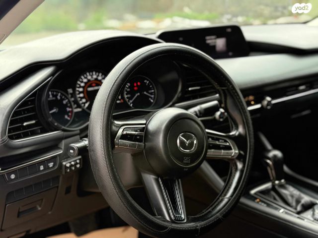 מאזדה 3