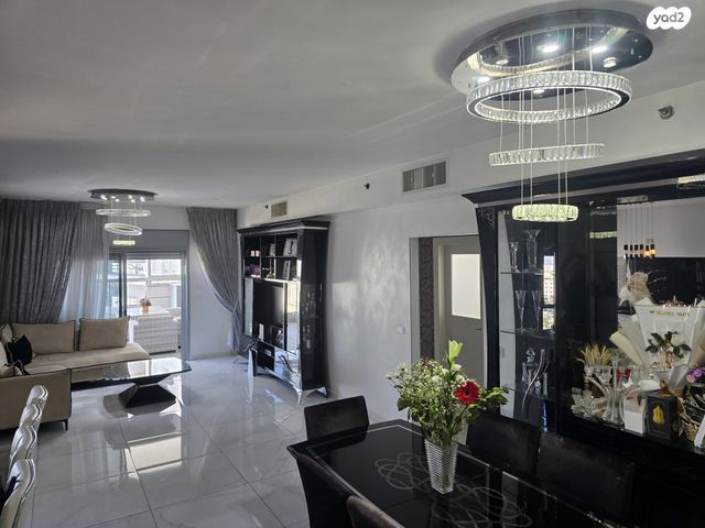 עוזי חיטמן 2