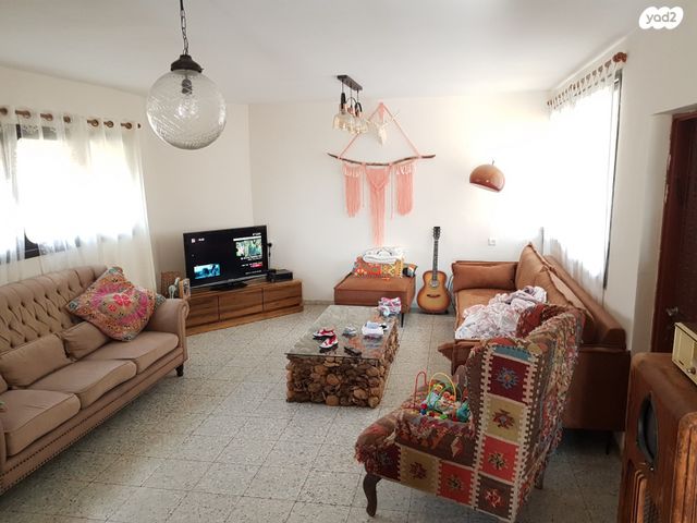 משק חקלאי/ נחלה, 2544 1, ברוש, ברוש