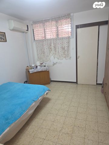 דירה, הגיבור האלמוני 30, יד אליהו, תל אביב יפו