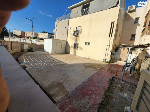 דירת גן, משה שרת 1, בן גוריון, שדרות