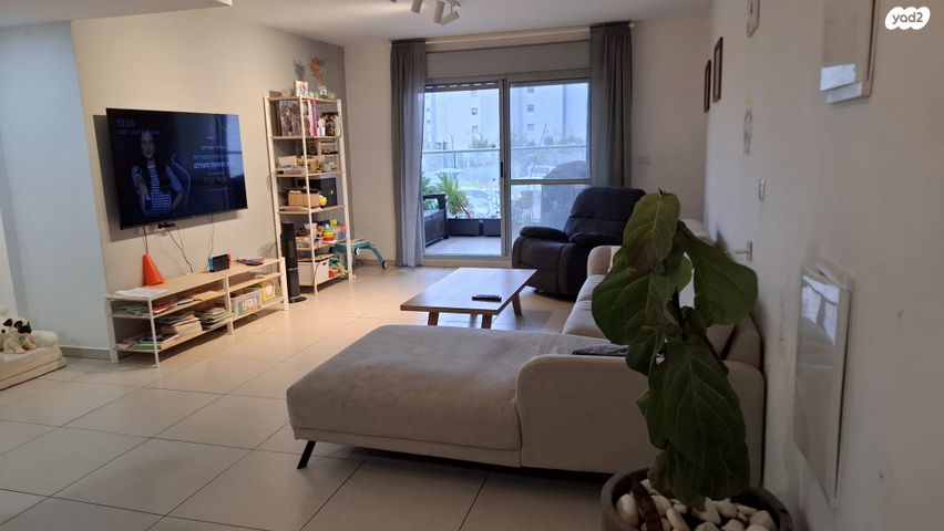 דירה, השחף 12, החותרים, טירת כרמל