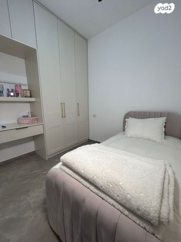 גג/ פנטהאוז, יהדות איטליה 3, רמת יורם, נתיבות