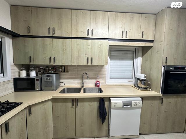 דירה, גבעת חיים 3, צפון מערב מרכז העיר, נתניה