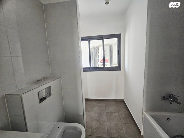 דירה, רקפת 8, הפרחים, חריש