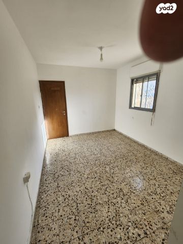 דירת גן, משה שרת 1, בן גוריון, שדרות