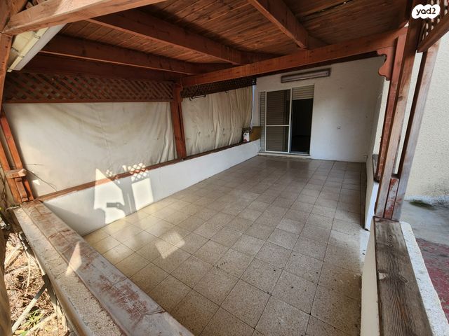 דירת גן, משה שרת 1, בן גוריון, שדרות