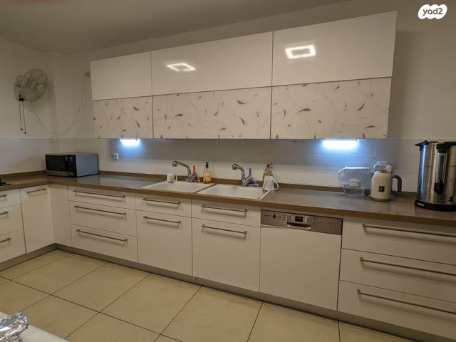 דירה, ד"ר אלכסנדר גרוטו 6, נווה גן, פתח תקווה