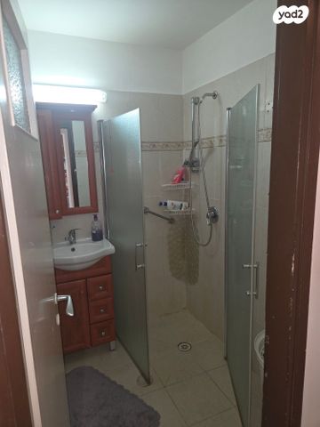 דירה, הגיבור האלמוני 30, יד אליהו, תל אביב יפו