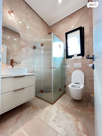 גג/ פנטהאוז, יהדות איטליה 3, רמת יורם, נתיבות