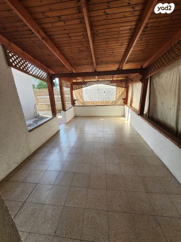 דירת גן, משה שרת 1, בן גוריון, שדרות