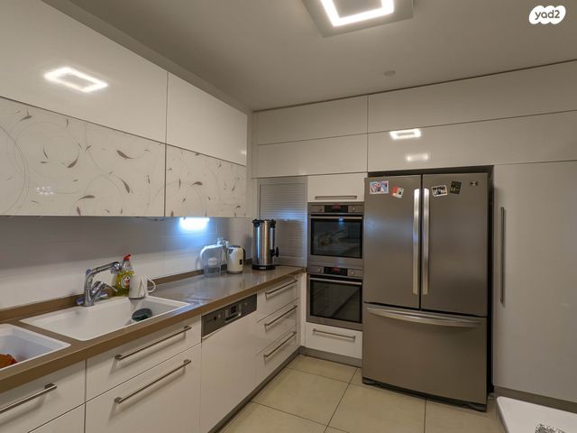 דירה, ד"ר אלכסנדר גרוטו 6, נווה גן, פתח תקווה