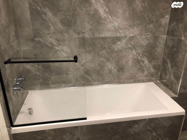 גג/ פנטהאוז, הרימון 51, הפרחים, קרית גת