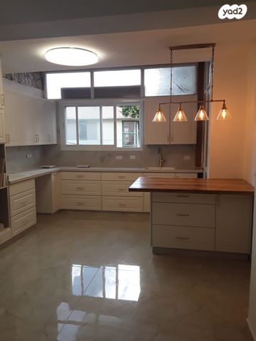 דו משפחתי, יצחק מ. בודנהיימר 3, קרית היובל, ירושלים