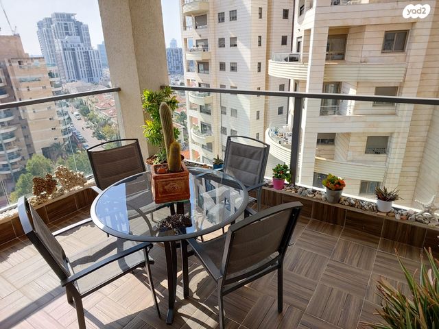 דירה, מרדכי גור 13, רמת הדר, גבעת שמואל