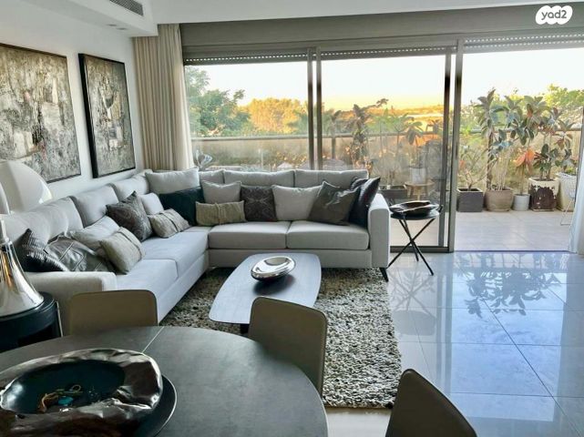 דירה, קדושי השואה 20, אזורי חן, גימל החדשה, תל אביב יפו