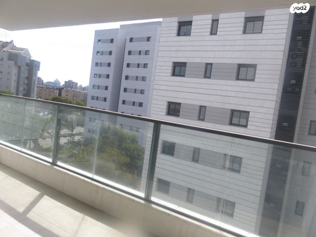 דירה, שדרות בן צבי 126, אגמים, נתניה