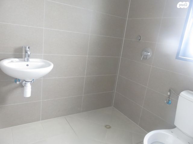 דירה, שדרות בן צבי 126, אגמים, נתניה