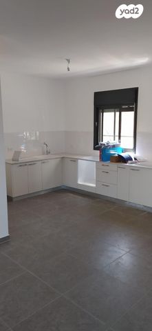 גג/ פנטהאוז, הרב שך 14, רמת שלמה, ירושלים