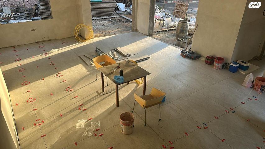 דו משפחתי, לח"י 22, שאר העיר, כפר תבור