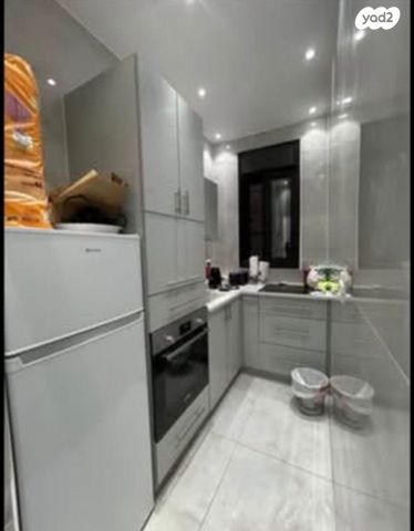 מחנה יהודה 22