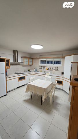 אדמונד פלג 12