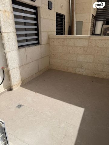 דירת גן, דרך קדם 2, שאר העיר, מעלה אדומים