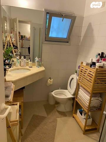 דירה, עובדיה מברטנורה 17, הצפון הישן - צפון, תל אביב יפו