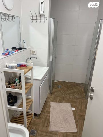 דירה, יצחק שמיר 8, גבעת הרקפות, קרית ביאליק