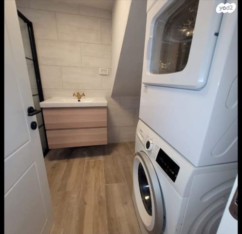 יחידת דיור, לזר 24, רום 2000, רעננה