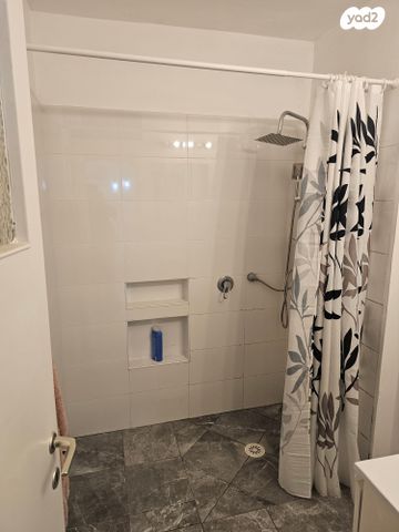 דירה, דרך ההגנה 126, נווה ברבור, כפר שלם מערב, תל אביב יפו