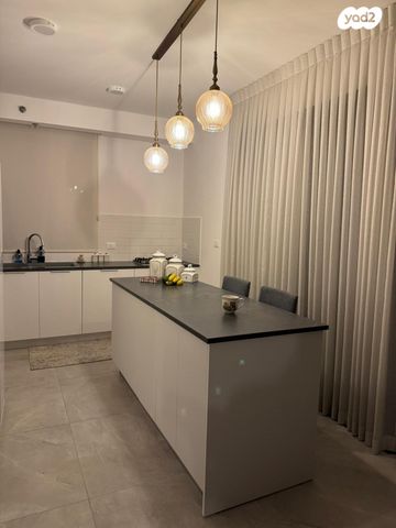 יצחק נבון 17