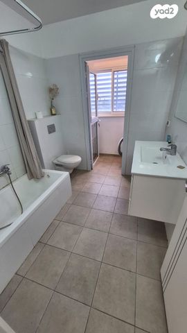 גג/ פנטהאוז, יוסף שפרינצק 32, אחדות, פתח תקווה