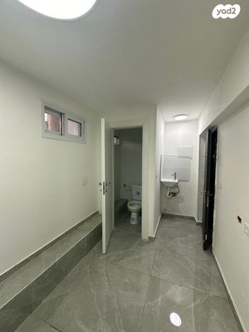 יחידת דיור, הרב עוזיאל 51, נווה און, בני ברק