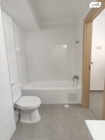 דירה, מפל התנור 19, שקמים ואגמים, אשקלון