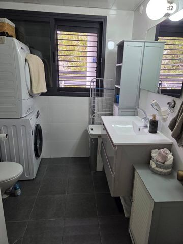 דירה, קריניצי 75, שכונת בן גוריון, מרכז העיר ג', רמת גן