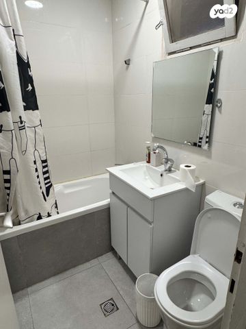 דירה, מרדכי אלקחי 17, ארמון הנציב, תלפיות מזרח, ירושלים