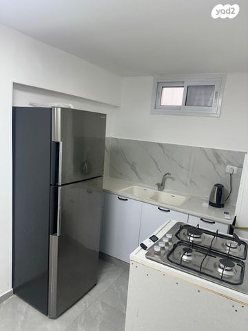 יחידת דיור, הרב עוזיאל 51, נווה און, בני ברק