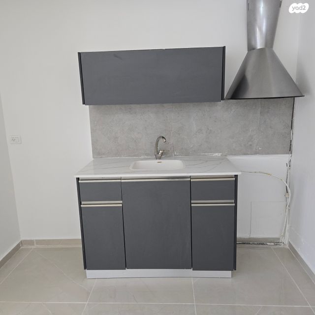 דרך יצחק רבין 8