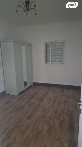 לוי אשכול 23