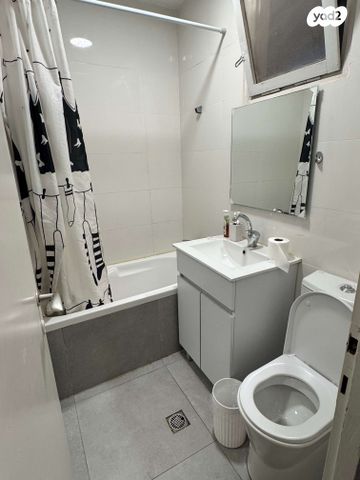 מרדכי אלקחי 17