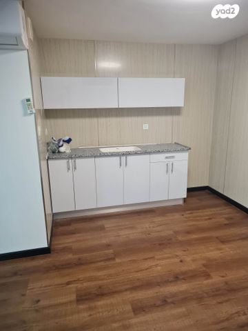 מרתף/ פרטר, יצחק רבין 14, קרית רבין, חולון