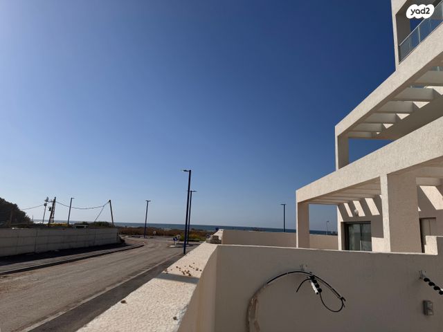 דירת גן, אלמרסאא 1, ג'סר א זרקא, ג'סר א זרקא