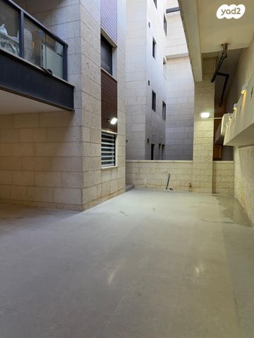 דירת גן, דרך קדם 2, שאר העיר, מעלה אדומים