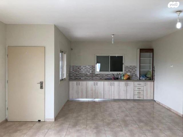 דירה, 8835 1, שאר העיר, מעלות תרשיחא