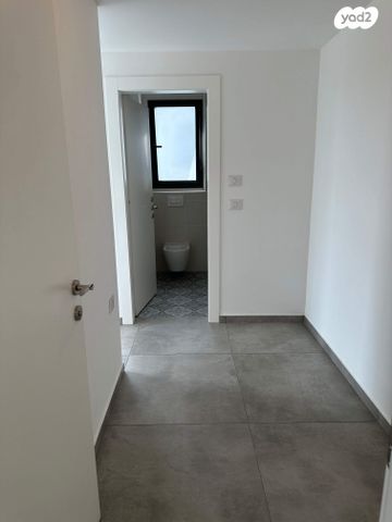 דירה, יונה וולך 7, גרין פארק החדשה, הוד השרון