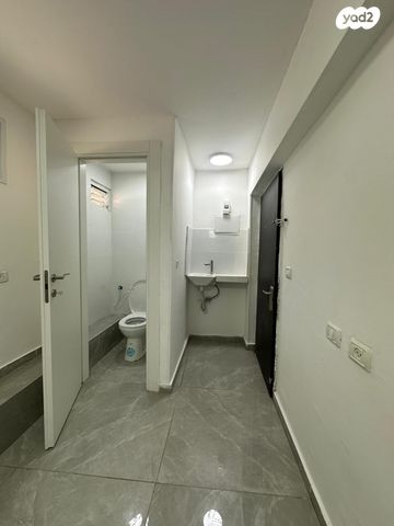 הרב עוזיאל 51