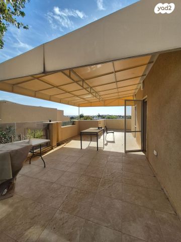 יחידת דיור, שדרות אלון 1, גבעות בר, גבעות בר