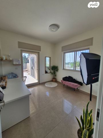 יחידת דיור, שדרות אלון 1, גבעות בר, גבעות בר